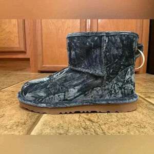 UGG Classic Mini crushed velvet boots NWOT sz 5Y/7W